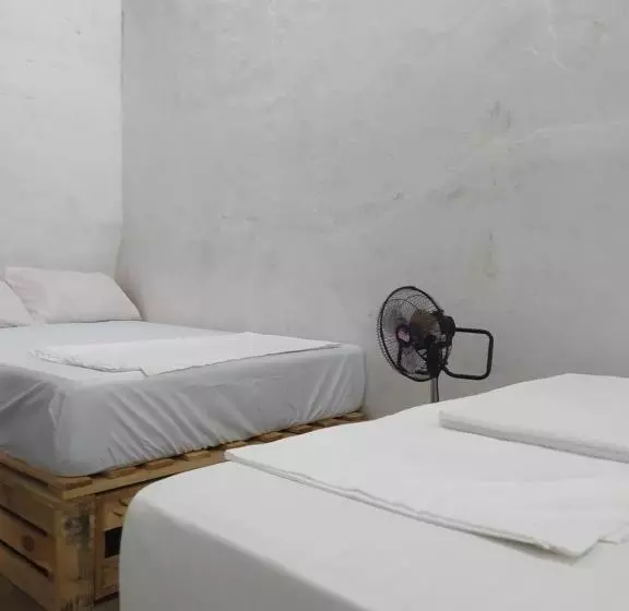 Majatalo De La Mora Hostal