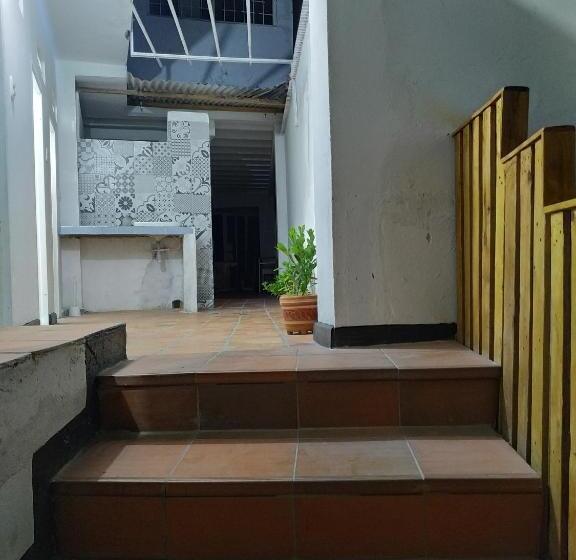 ペンション De La Mora Hostal