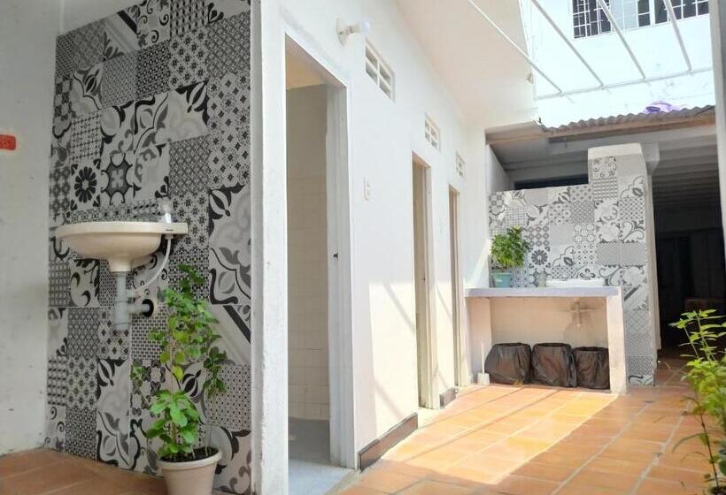 ペンション De La Mora Hostal