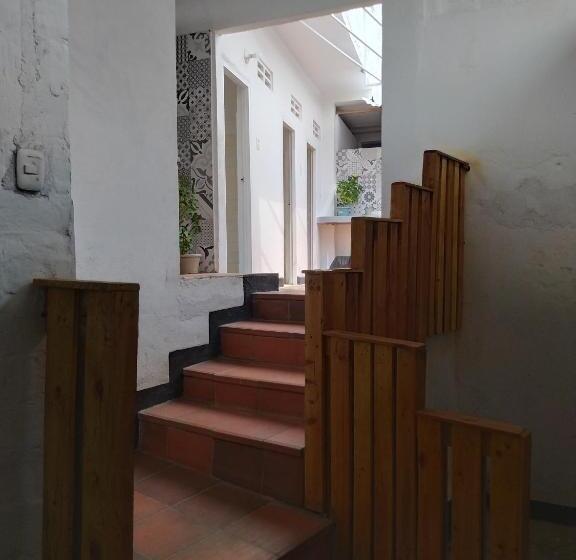 ペンション De La Mora Hostal