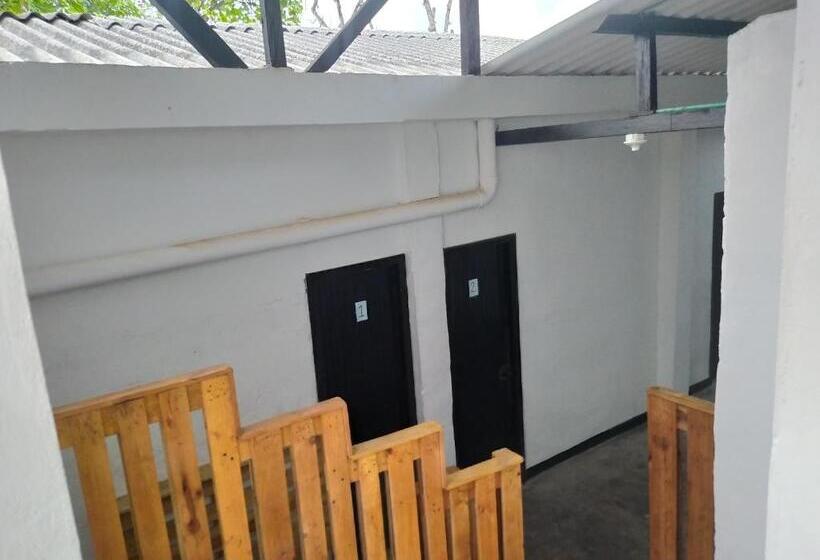 ペンション De La Mora Hostal