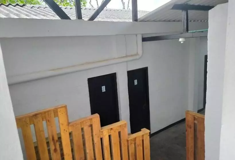 Majatalo De La Mora Hostal