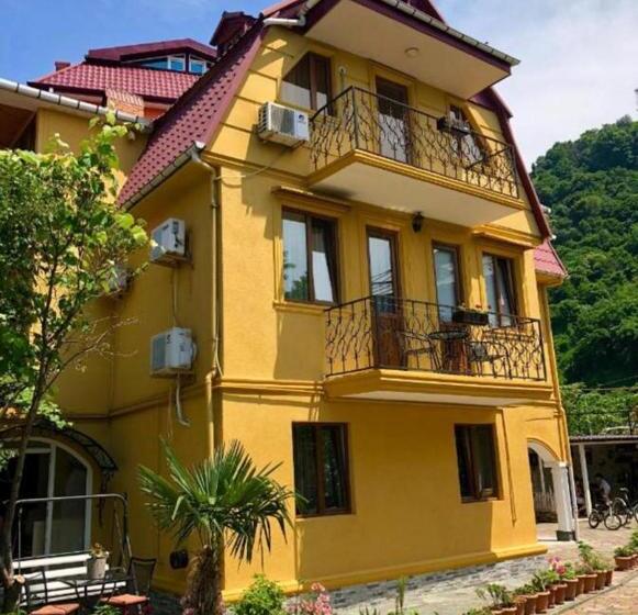 پانسیون Deluxe Guest House