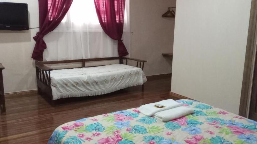پانسیون Hostal Adelita