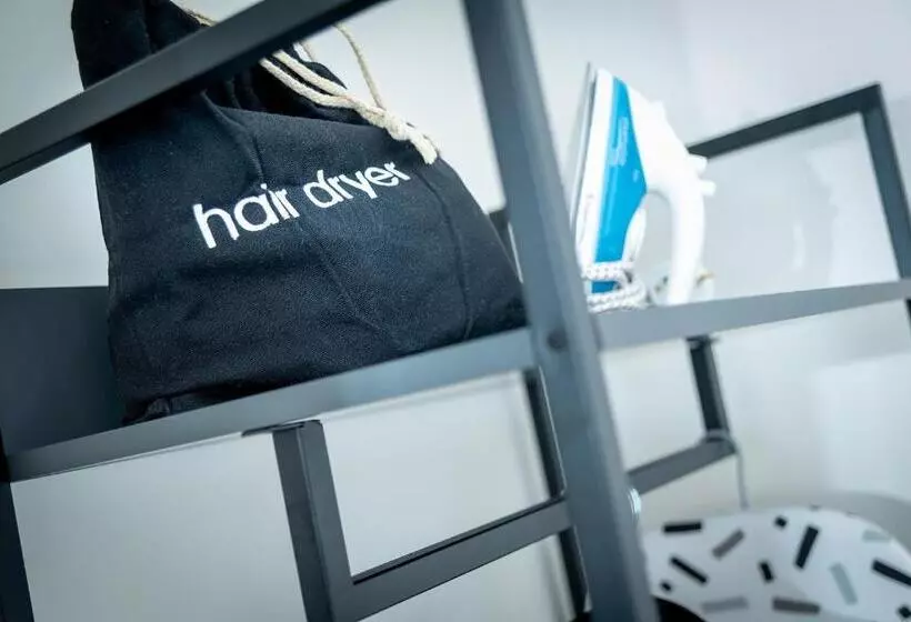 Majatalo Kings Arms Suites   Luxury Double   Freestanding Bath   Self Check In