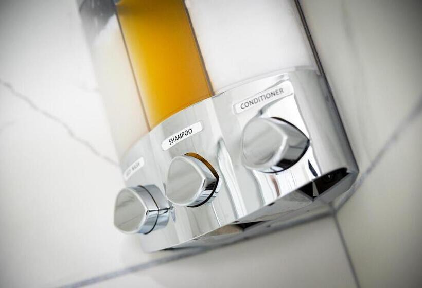 Пансион Kings Arms Suites Luxury Double Freestanding Bath Self Check In