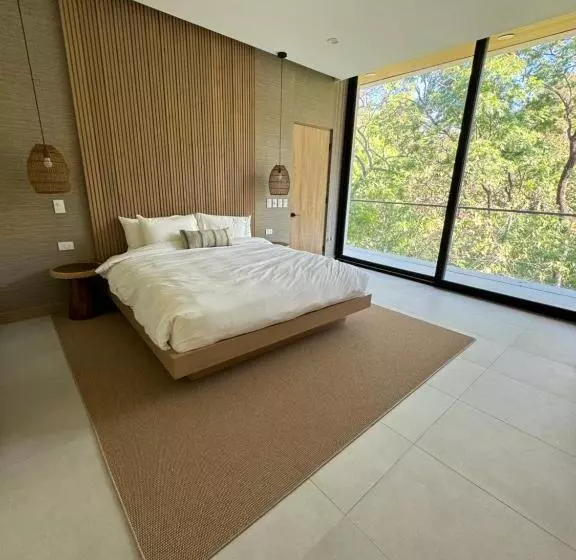 2 Bedroom Jungle View Penthouse With Pool & Jacuzzi