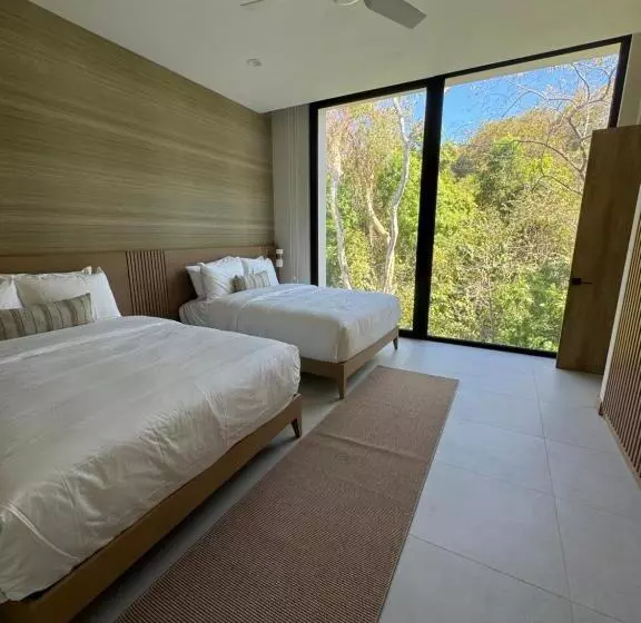 2 Bedroom Jungle View Penthouse With Pool & Jacuzzi