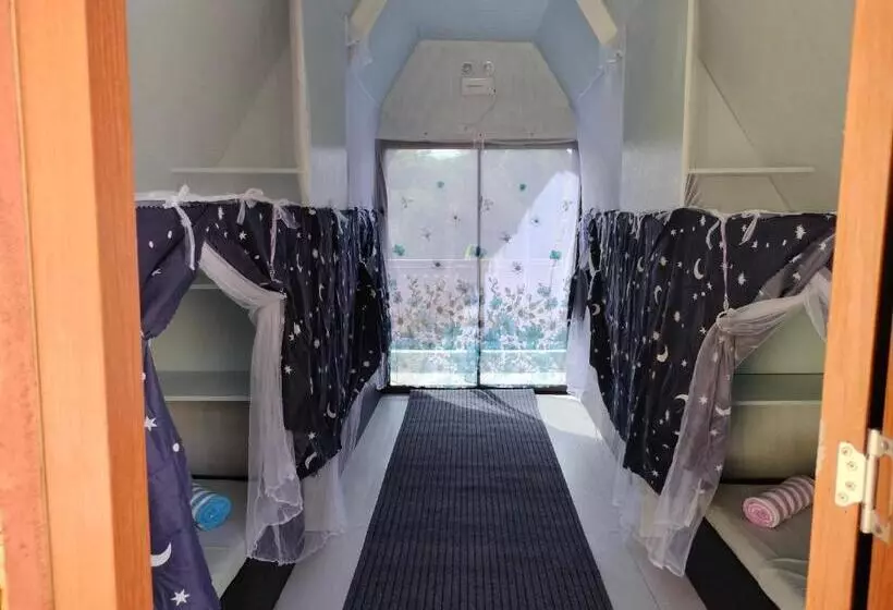 Riu Del Mar Hostel