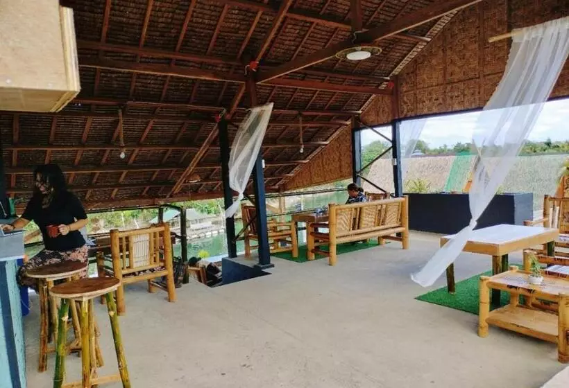 Riu Del Mar Hostel