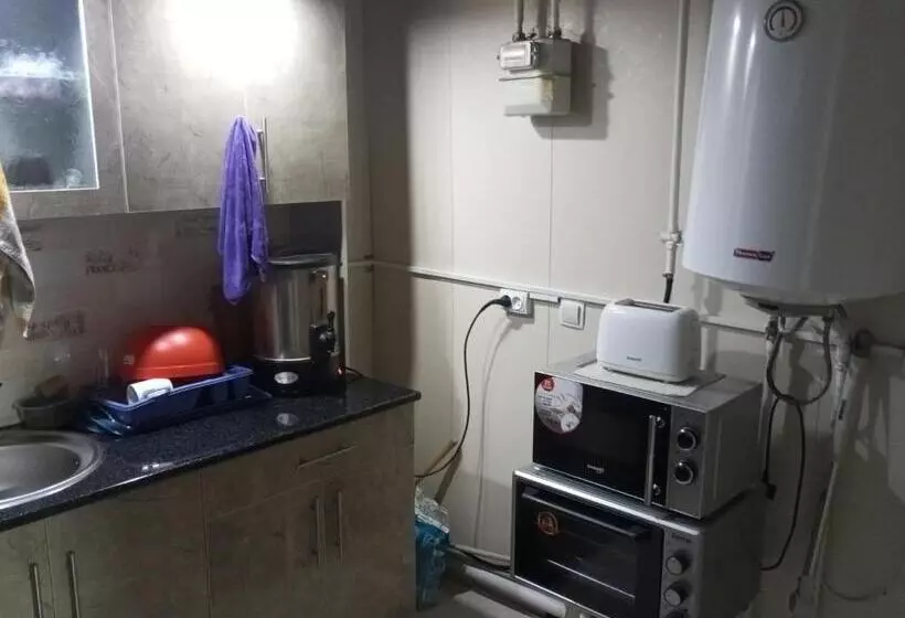 هاستل Asian Guest House