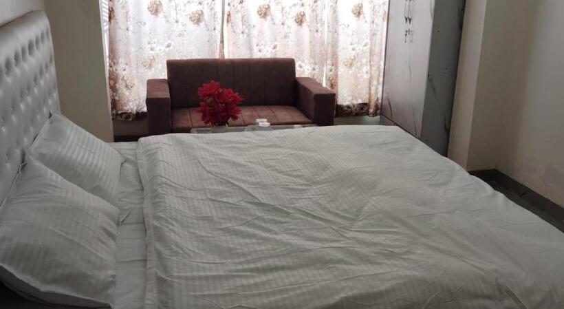 Aroma Hotel & Restaurant