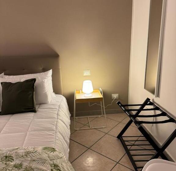 تختخواب و صبحانه 4th Floor Caserta