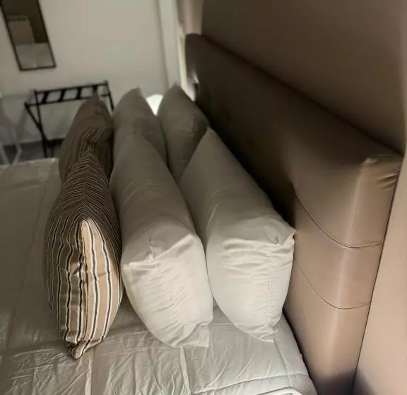 تختخواب و صبحانه 4th Floor Caserta