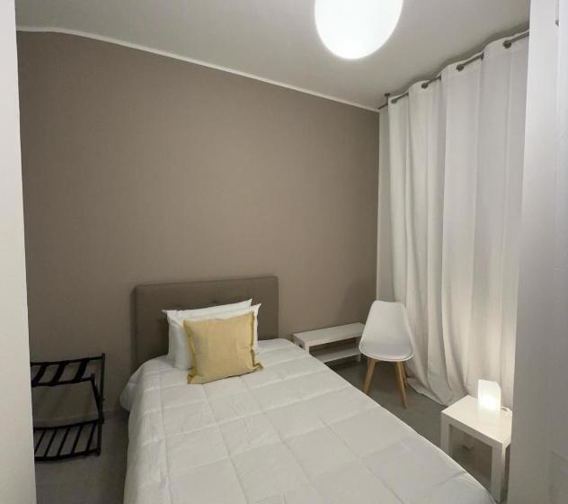 تختخواب و صبحانه 4th Floor Caserta