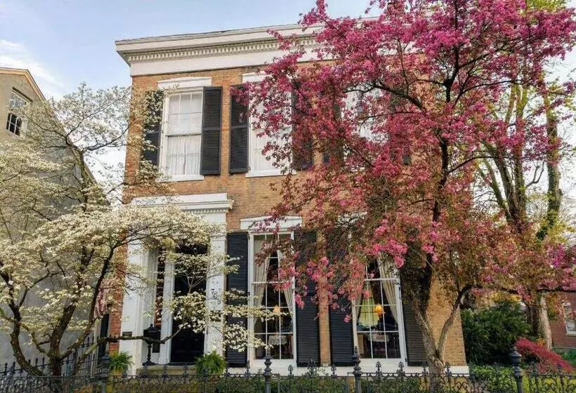 Aamiaismajoitus (B&B) Iron Gate Inn