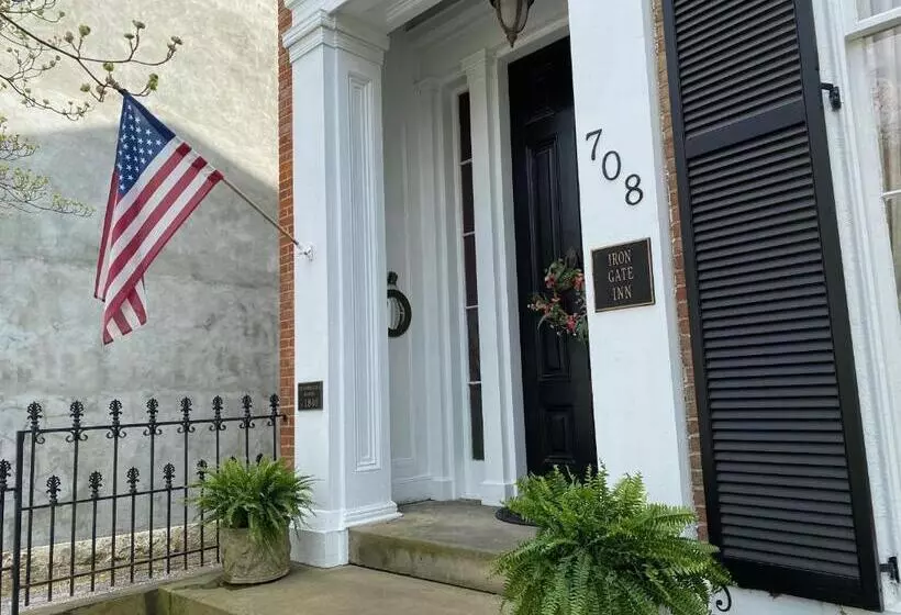 Aamiaismajoitus (B&B) Iron Gate Inn