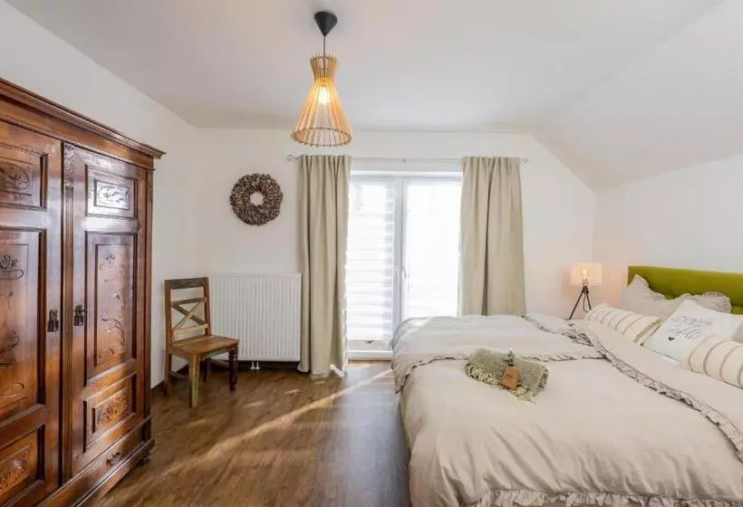 Aamiaismajoitus (B&B) Kleiner Storch   Seehotel Dümmer