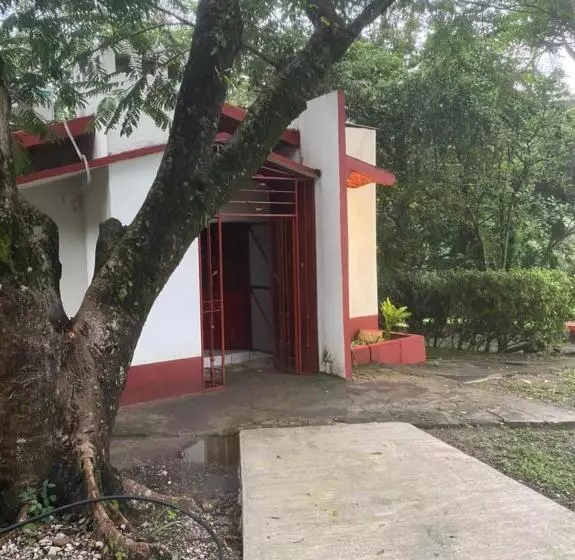 ホテル Cabañas El Sabinito
