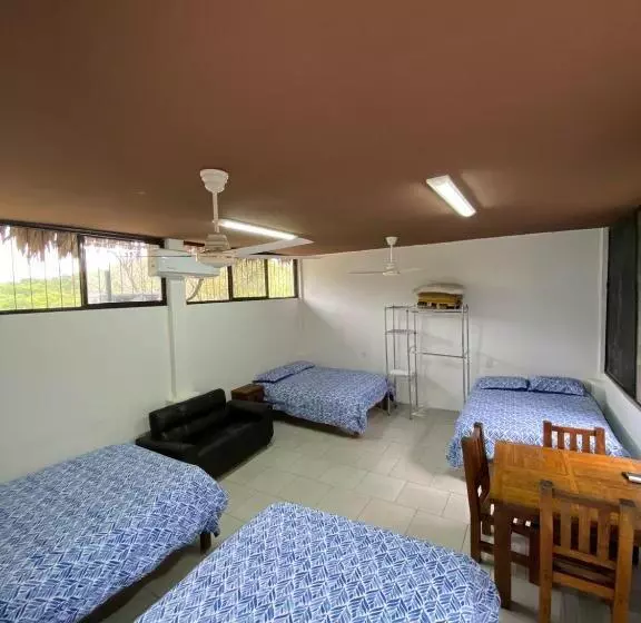 ホテル Cabañas El Sabinito
