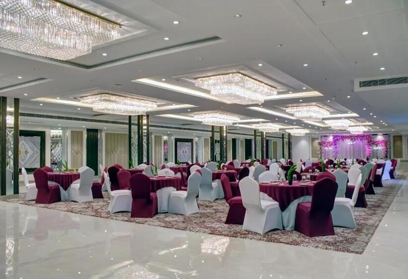 Hotelli Cozzet Sonipat   A Cygnett