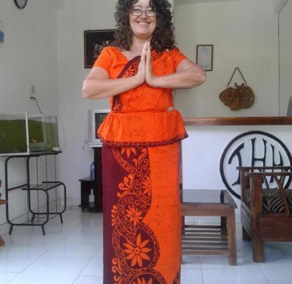 ホテル Lucky Holiday And Restaurant