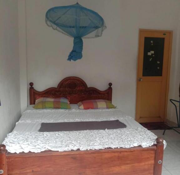 ホテル Lucky Holiday And Restaurant