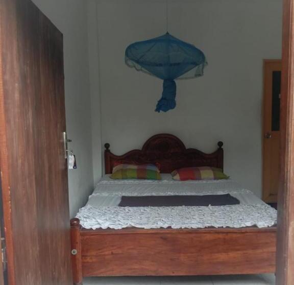 ホテル Lucky Holiday And Restaurant