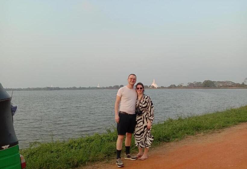 ホテル Lucky Holiday And Restaurant