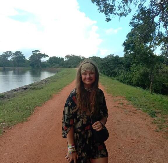 ホテル Lucky Holiday And Restaurant