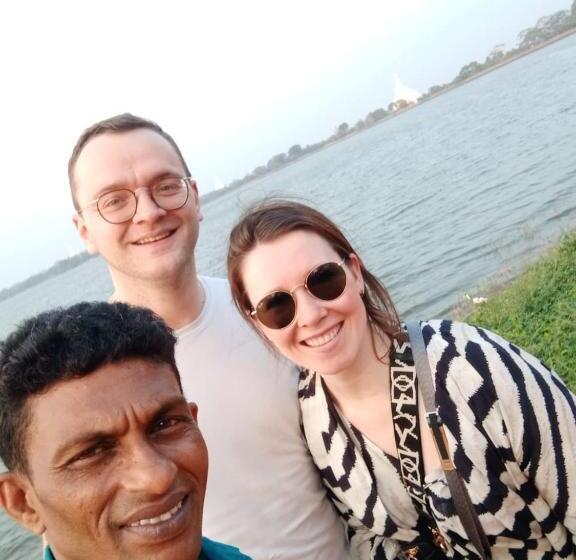 ホテル Lucky Holiday And Restaurant