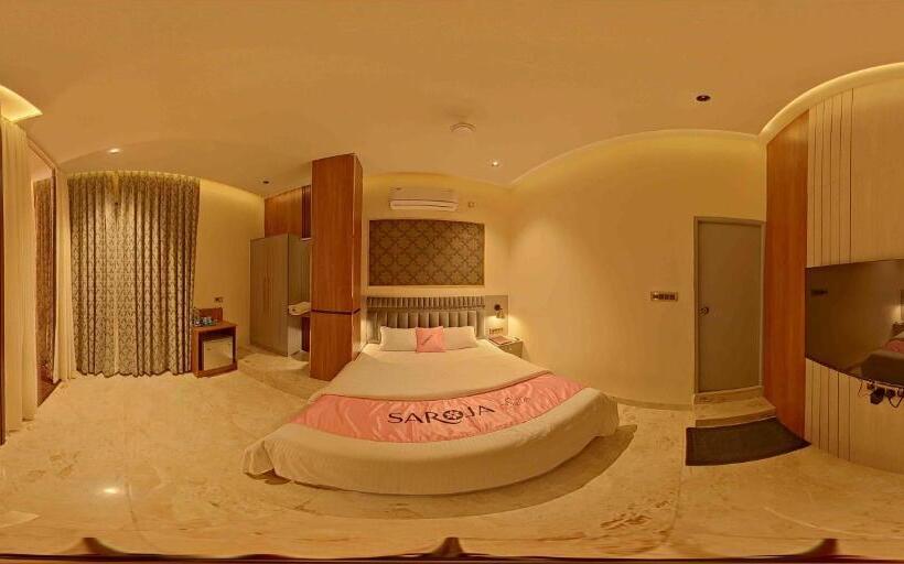 هتل Saroja Suites