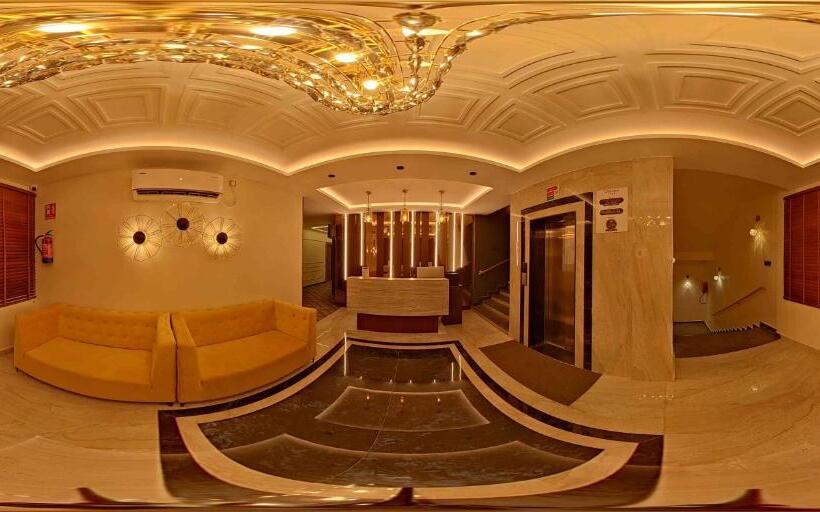 هتل Saroja Suites