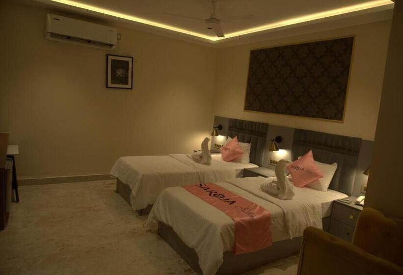 هتل Saroja Suites