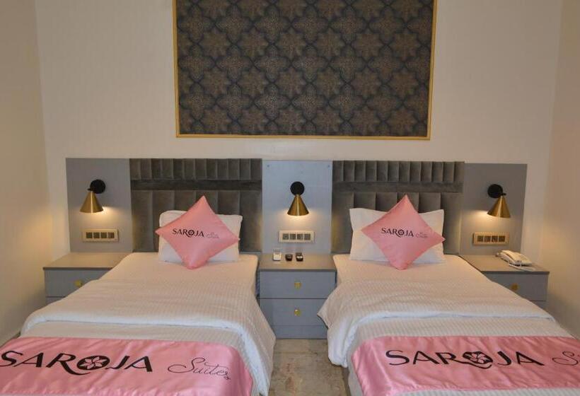 هتل Saroja Suites