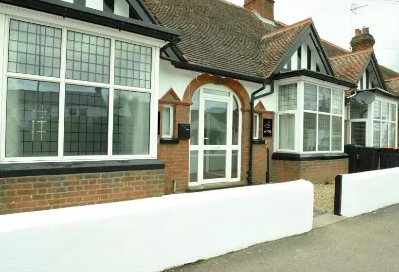 Hotelli The Almshouse Suites