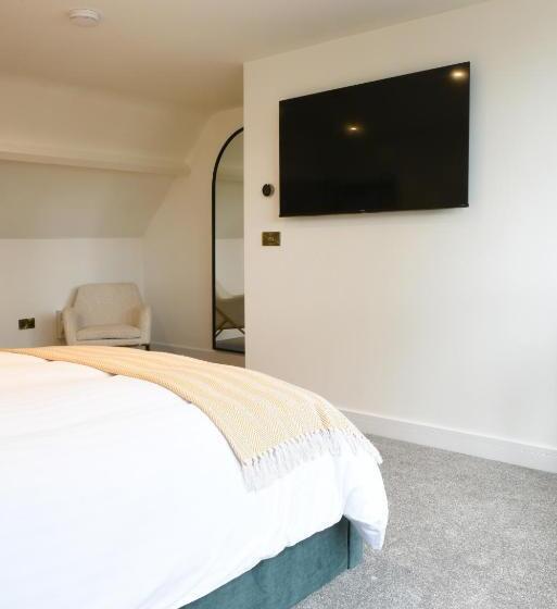 Отель The Almshouse Suites