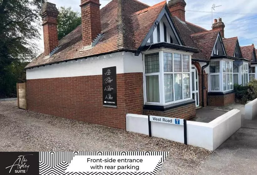 Hotelli The Almshouse Suites