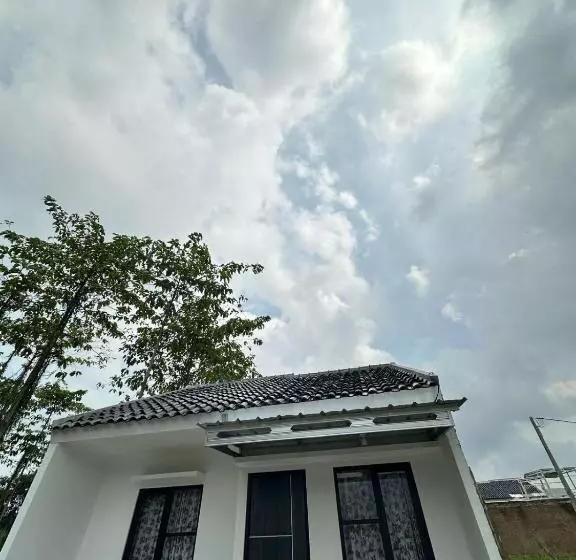ペンション Abimanyu Guesthouse