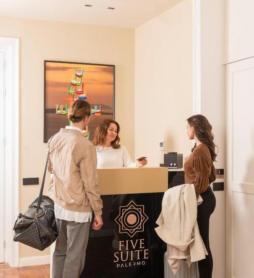 پانسیون Five Suite