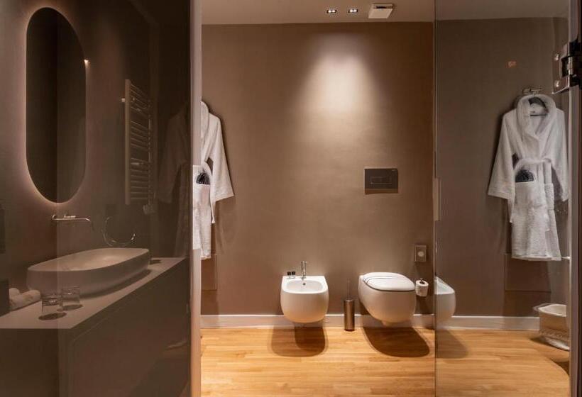 پانسیون Five Suite