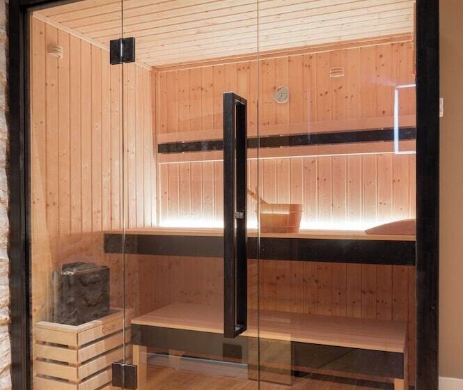 پانسیون Five Suite