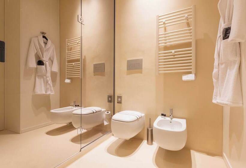 پانسیون Five Suite