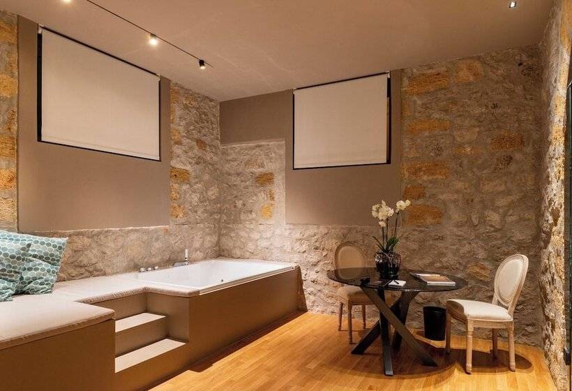 پانسیون Five Suite