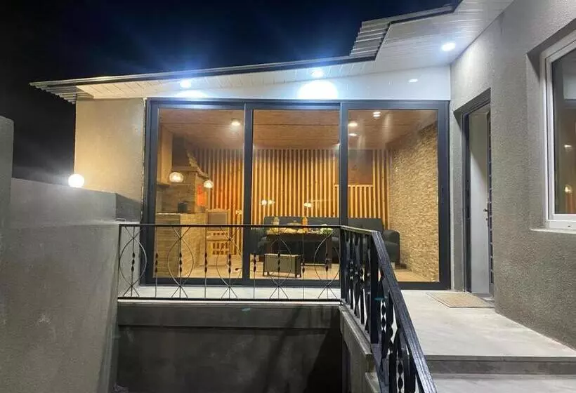 ペンション Gavar Guest House