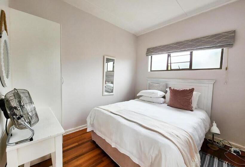 Pension Gonubie Guest Cottages