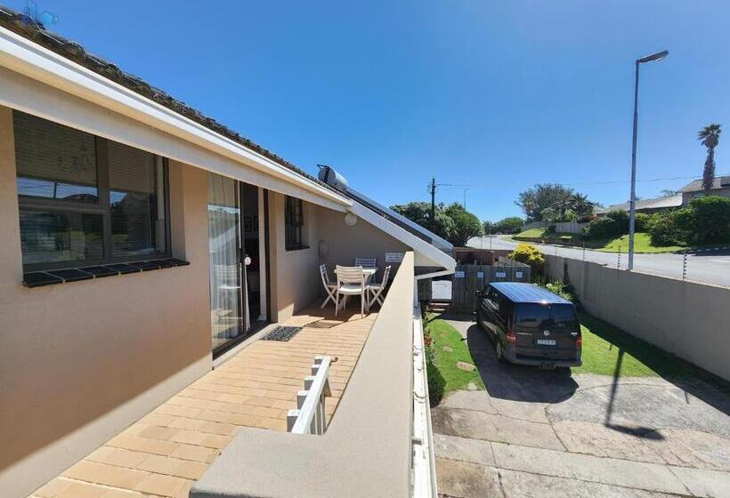 Pension Gonubie Guest Cottages