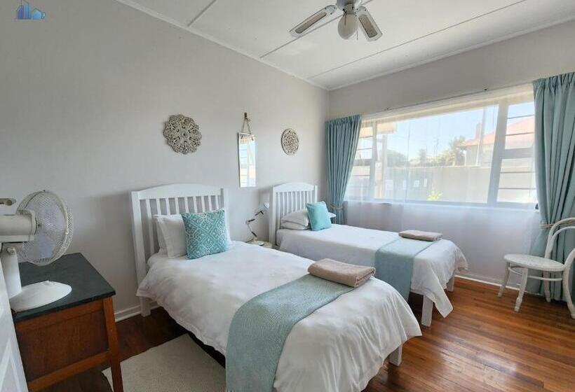 Pension Gonubie Guest Cottages