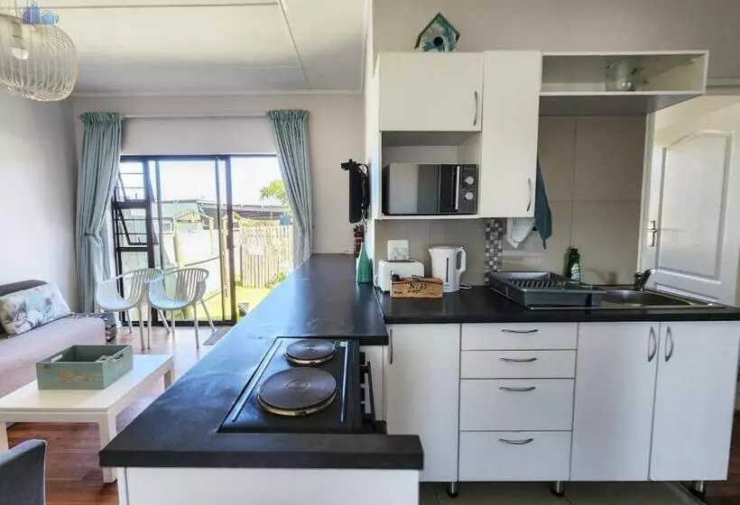 Majatalo Gonubie Guest Cottages