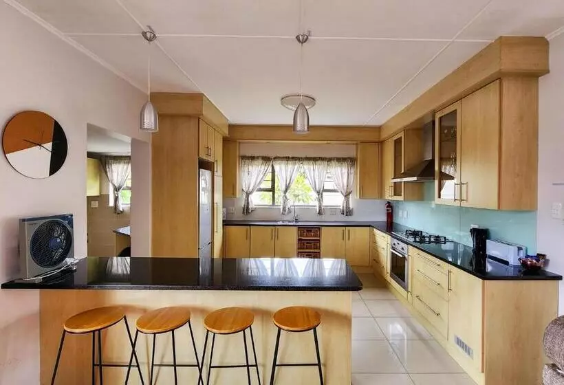 Majatalo Gonubie Guest Cottages